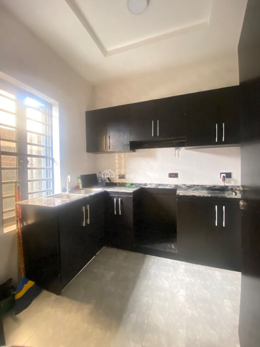 Standard 2 Bedroom Apartment, Ogombo, Ajah, Lagos, Flat / Apartment for Rent