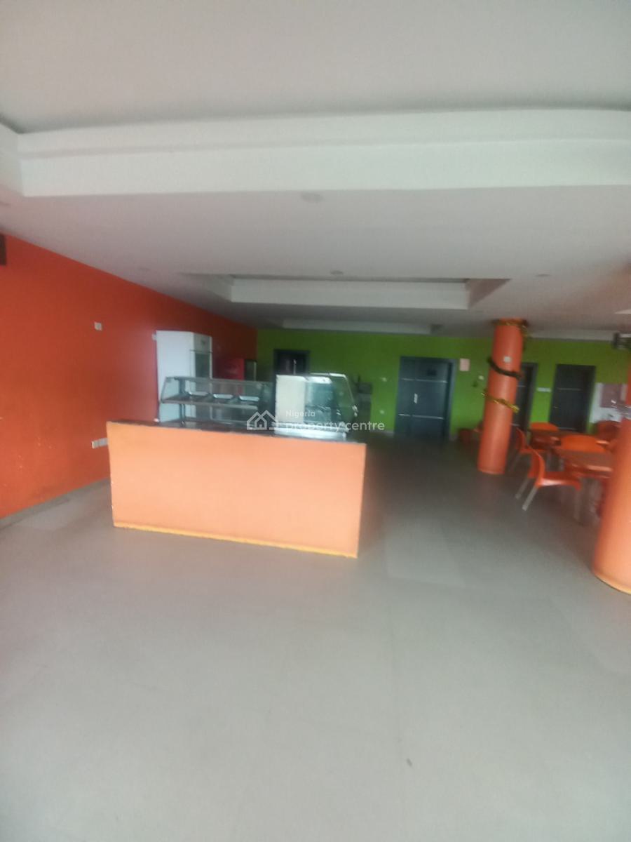 Nicely Posited Restaurant, Lekki Epe Expressway, Awoyaya, Ibeju Lekki, Lagos, Restaurant / Bar for Rent