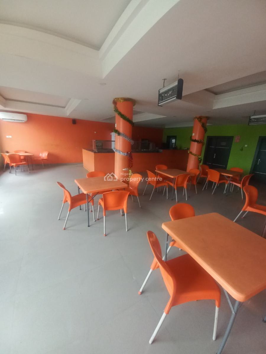 Nicely Posited Restaurant, Lekki Epe Expressway, Awoyaya, Ibeju Lekki, Lagos, Restaurant / Bar for Rent