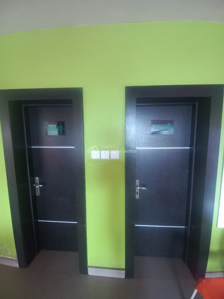 Nicely Posited Restaurant, Lekki Epe Expressway, Awoyaya, Ibeju Lekki, Lagos, Restaurant / Bar for Rent