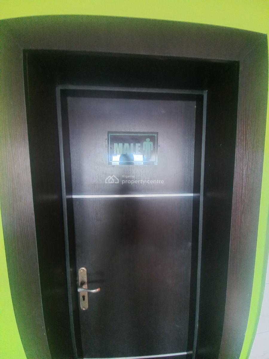 Nicely Posited Restaurant, Lekki Epe Expressway, Awoyaya, Ibeju Lekki, Lagos, Restaurant / Bar for Rent