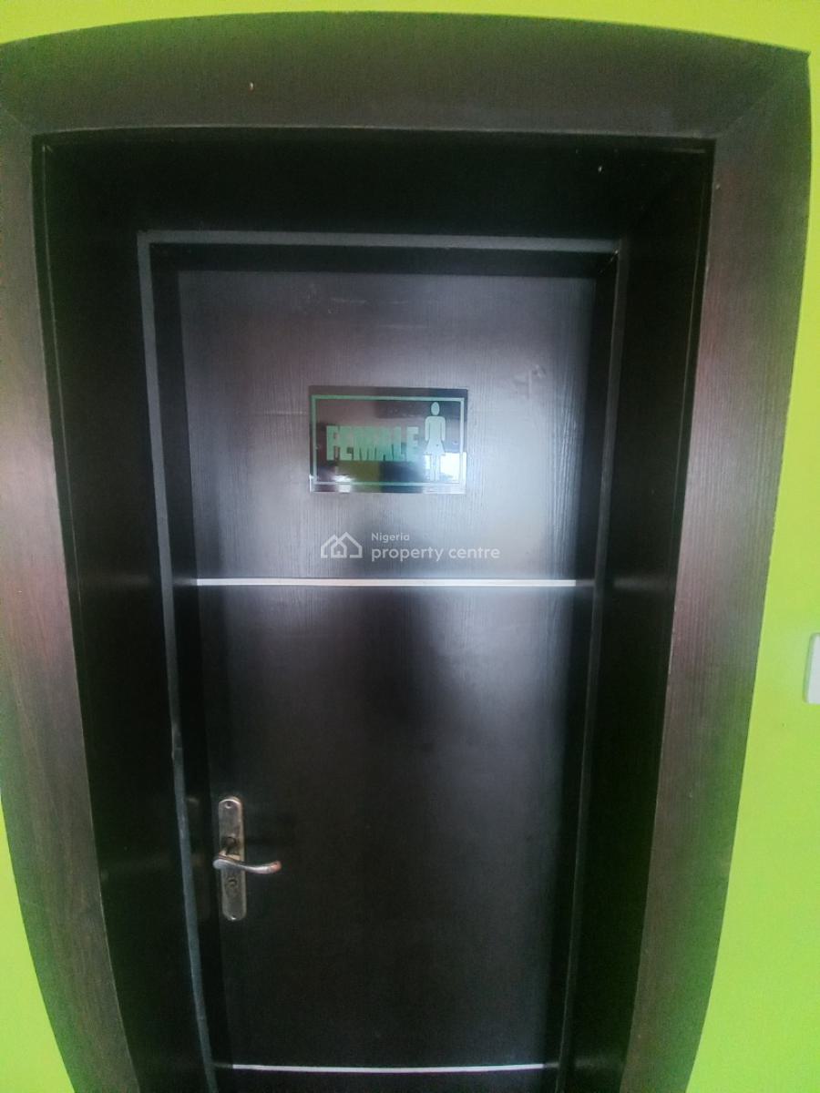 Nicely Posited Restaurant, Lekki Epe Expressway, Awoyaya, Ibeju Lekki, Lagos, Restaurant / Bar for Rent