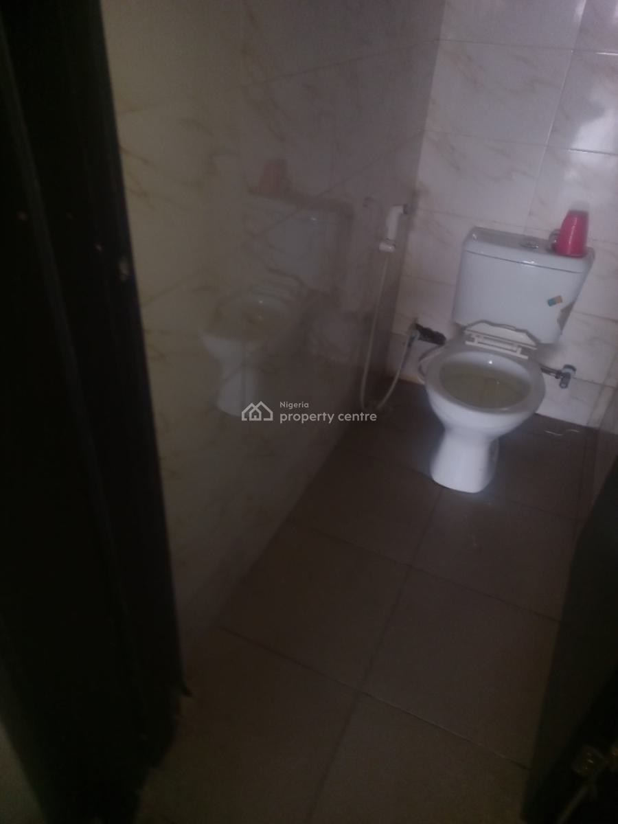 Nicely Posited Restaurant, Lekki Epe Expressway, Awoyaya, Ibeju Lekki, Lagos, Restaurant / Bar for Rent