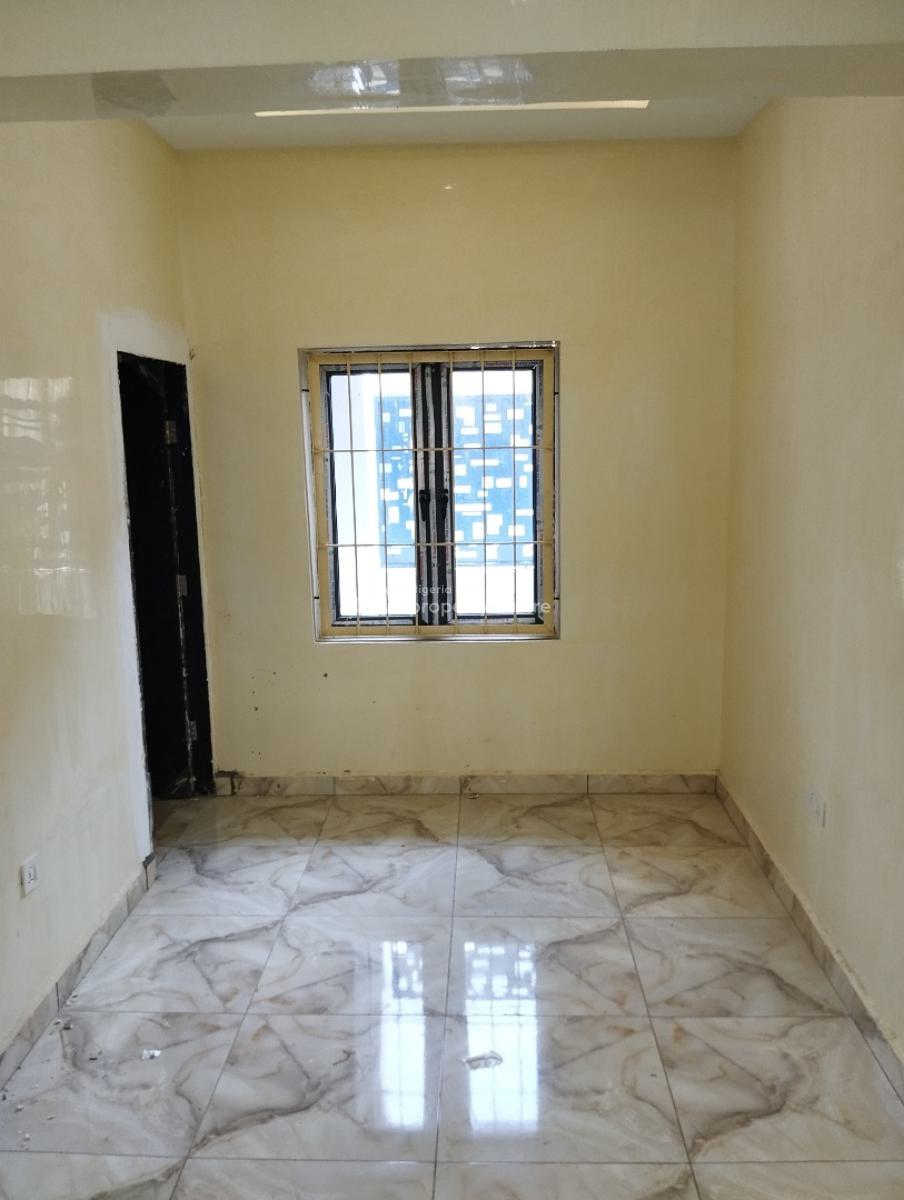 Luxury Specious 3 Bedroom Apartment on Well Tarred Road, News Engineering, Close to The Express, Dawaki, Gwarinpa, Abuja, Flat / Apartment for Rent