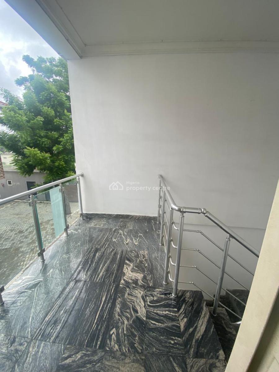 Serviced 2 Bedrooms Apartment Upstairs, Phase One, Lekki Phase 1, Lekki, Lagos, Flat / Apartment for Rent