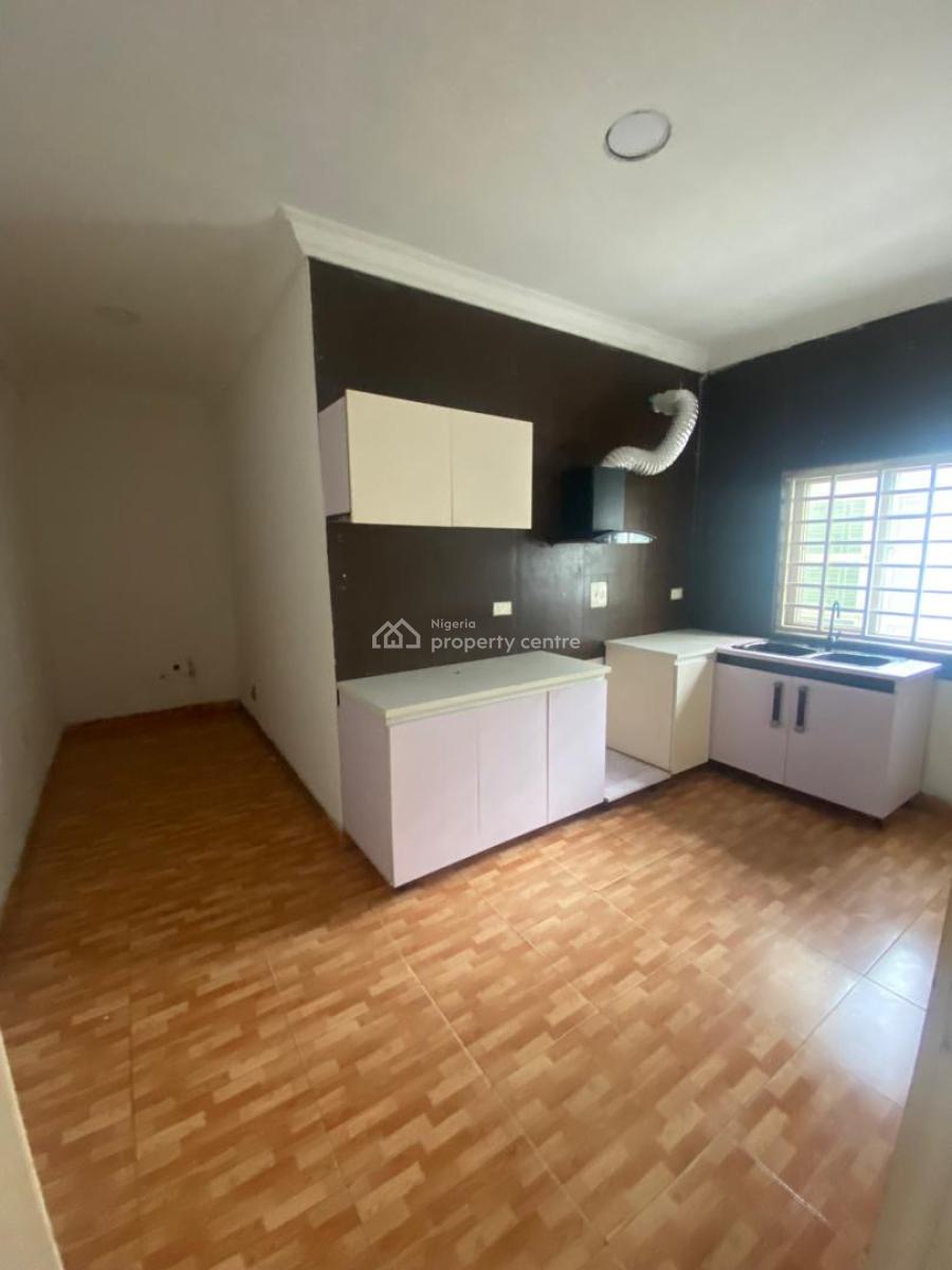 Serviced 2 Bedrooms Apartment Upstairs, Phase One, Lekki Phase 1, Lekki, Lagos, Flat / Apartment for Rent