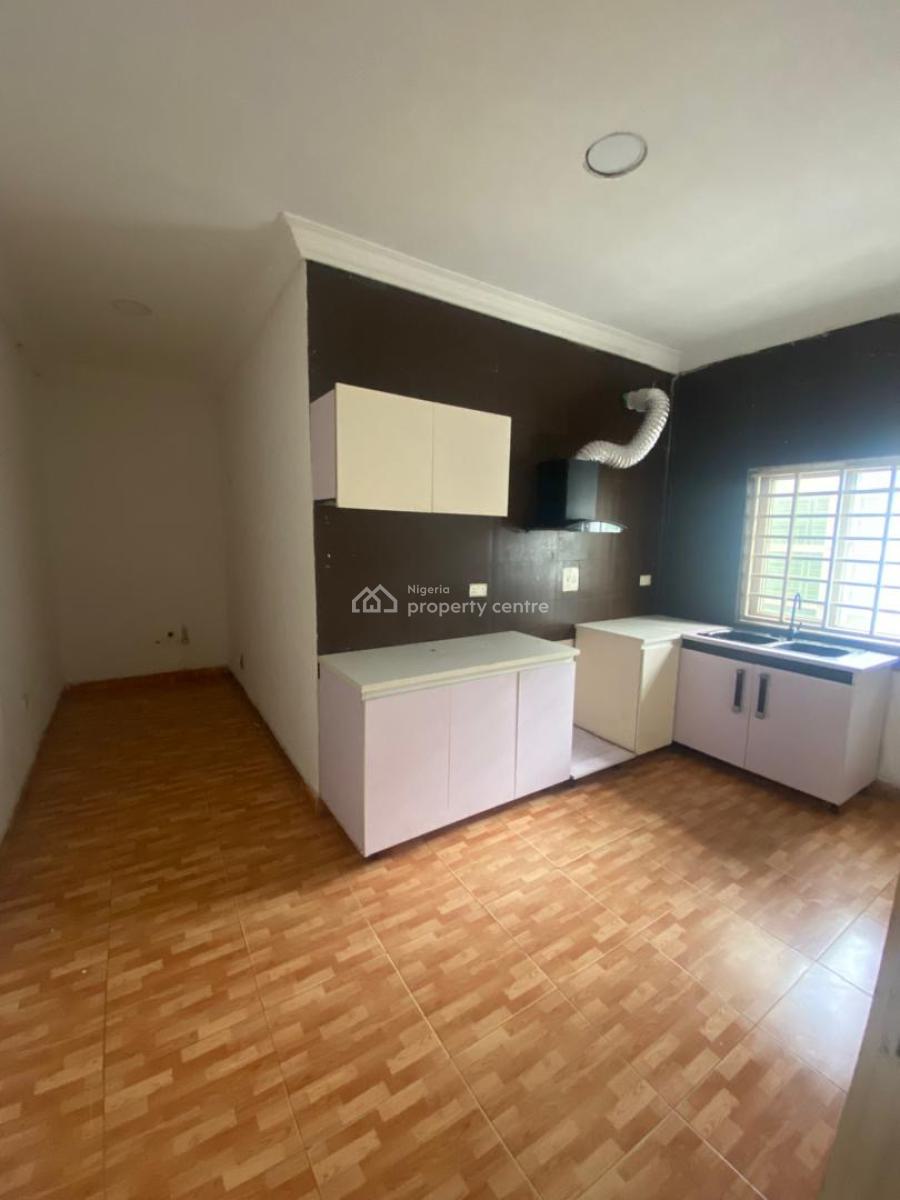 Serviced 2 Bedrooms Apartment Upstairs, Phase One, Lekki Phase 1, Lekki, Lagos, Flat / Apartment for Rent