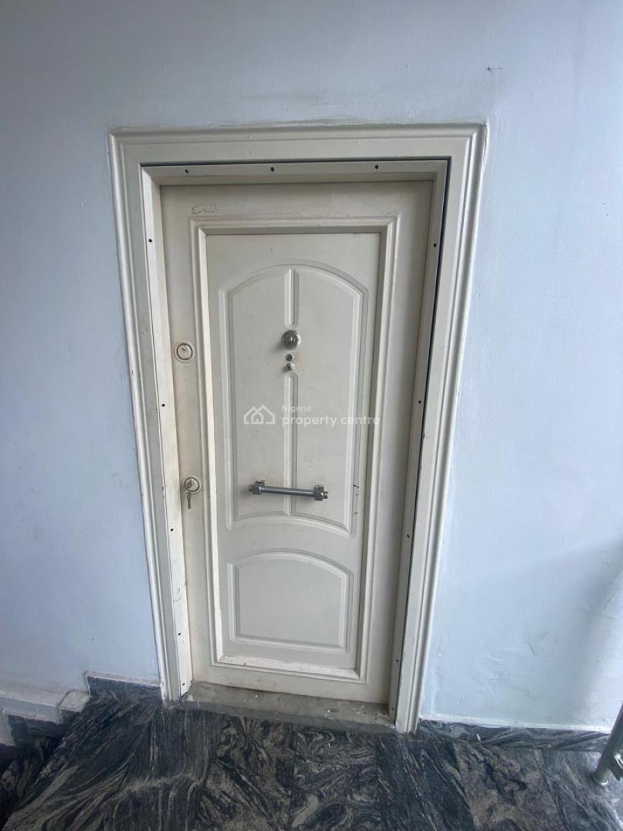 Serviced 2 Bedrooms Apartment Upstairs, Phase One, Lekki Phase 1, Lekki, Lagos, Flat / Apartment for Rent