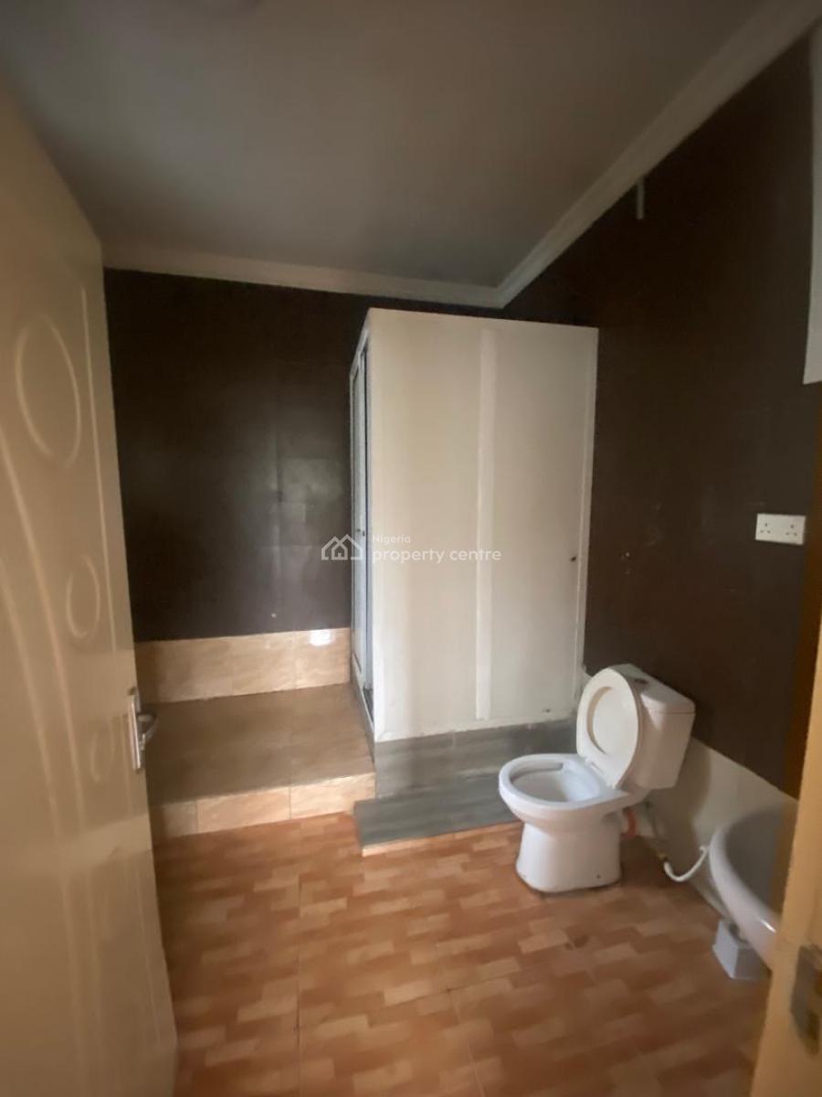 Serviced 2 Bedrooms Apartment Upstairs, Phase One, Lekki Phase 1, Lekki, Lagos, Flat / Apartment for Rent