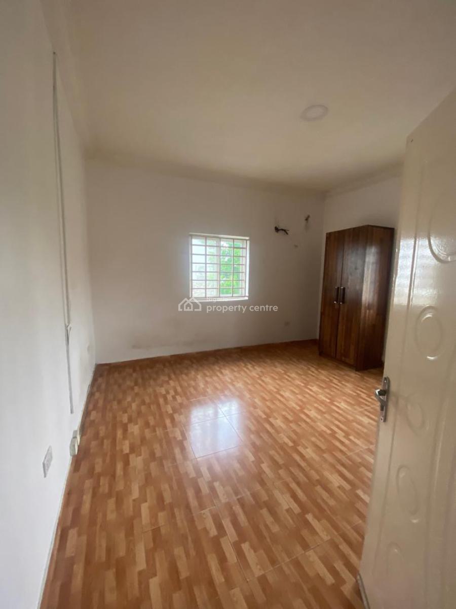 Serviced 2 Bedrooms Apartment Upstairs, Phase One, Lekki Phase 1, Lekki, Lagos, Flat / Apartment for Rent