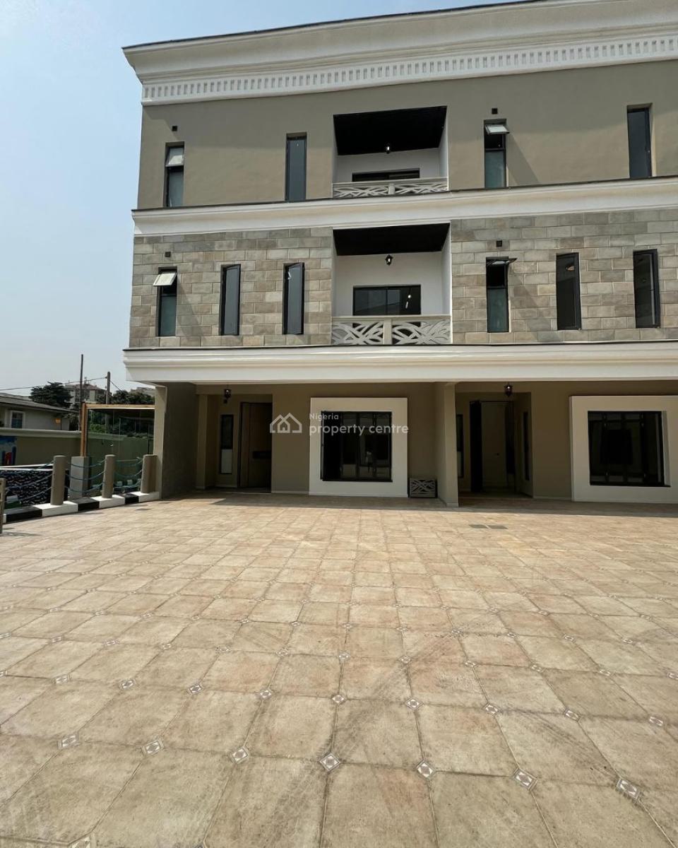 Three Bedroom Apartment, Lekki Phase 1, Lekki, Lagos, Flat / Apartment for Rent