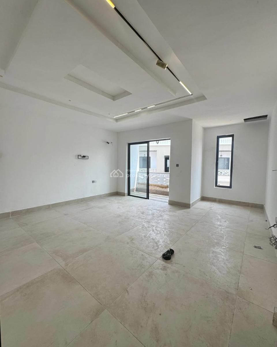 Three Bedroom Apartment, Lekki Phase 1, Lekki, Lagos, Flat / Apartment for Rent