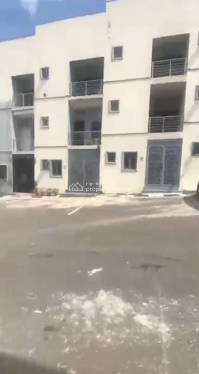 Luxury 5  Bedroom Terraces + 2 Living Rooms+ 5 Balconies+ 1 Bq, Guzape Main, Guzape District, Abuja, House for Sale