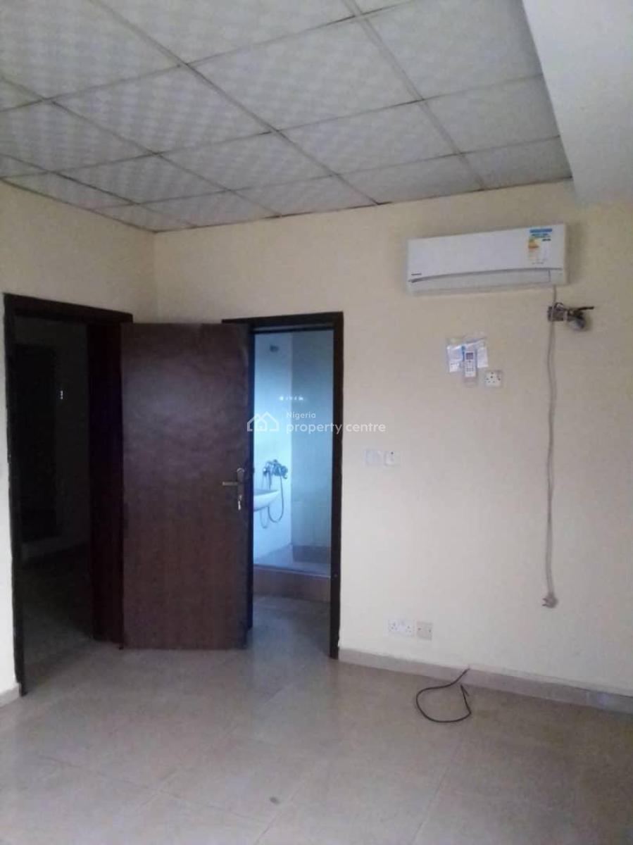 Serviced 3 Bedroom Flat in a Secured Estate, Lekki Phase 1, Lekki, Lagos, Flat / Apartment for Rent