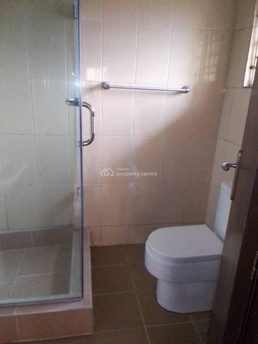 Serviced 3 Bedroom Flat in a Secured Estate, Lekki Phase 1, Lekki, Lagos, Flat / Apartment for Rent