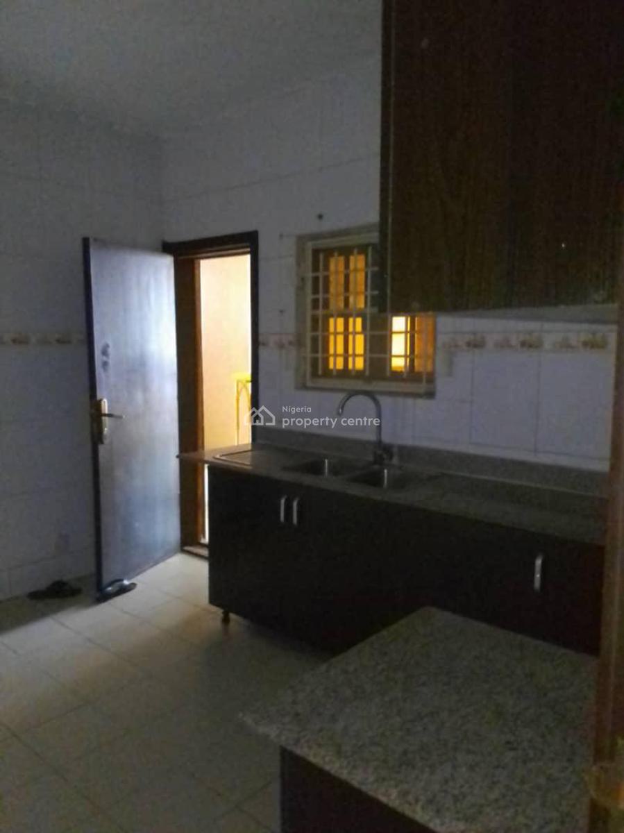 Serviced 3 Bedroom Flat in a Secured Estate, Lekki Phase 1, Lekki, Lagos, Flat / Apartment for Rent