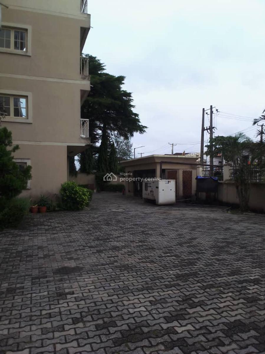Serviced 3 Bedroom Flat in a Secured Estate, Lekki Phase 1, Lekki, Lagos, Flat / Apartment for Rent