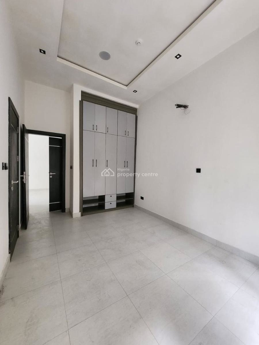 2 Bedroom Flat with Bq, Off Admiralty Way Lekki Phase 1, Lekki Phase 1, Lekki, Lagos, Flat / Apartment for Rent