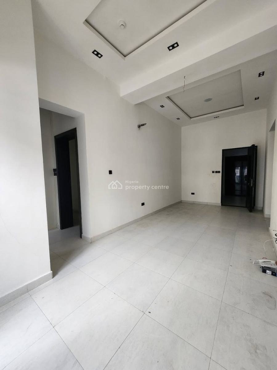 2 Bedroom Flat with Bq, Off Admiralty Way Lekki Phase 1, Lekki Phase 1, Lekki, Lagos, Flat / Apartment for Rent