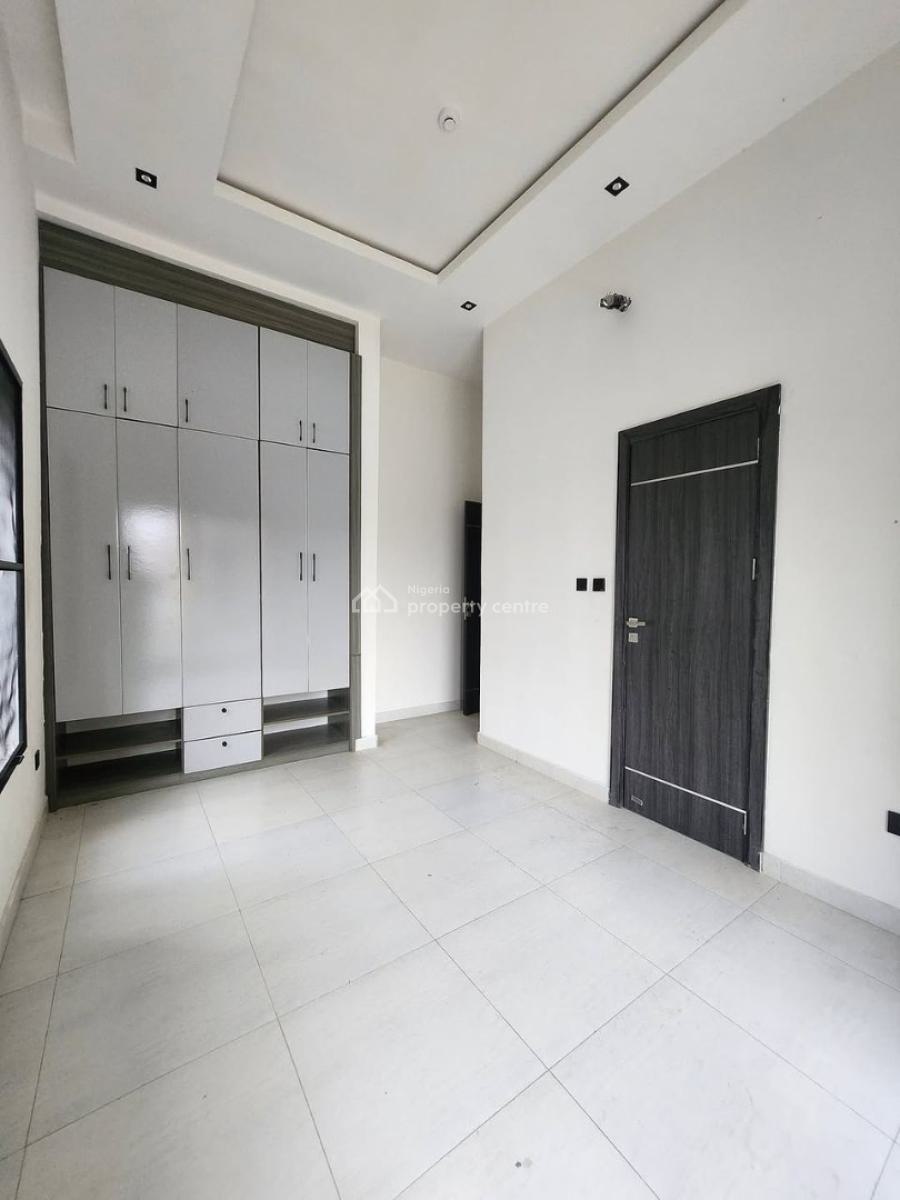 2 Bedroom Flat with Bq, Off Admiralty Way Lekki Phase 1, Lekki Phase 1, Lekki, Lagos, Flat / Apartment for Rent