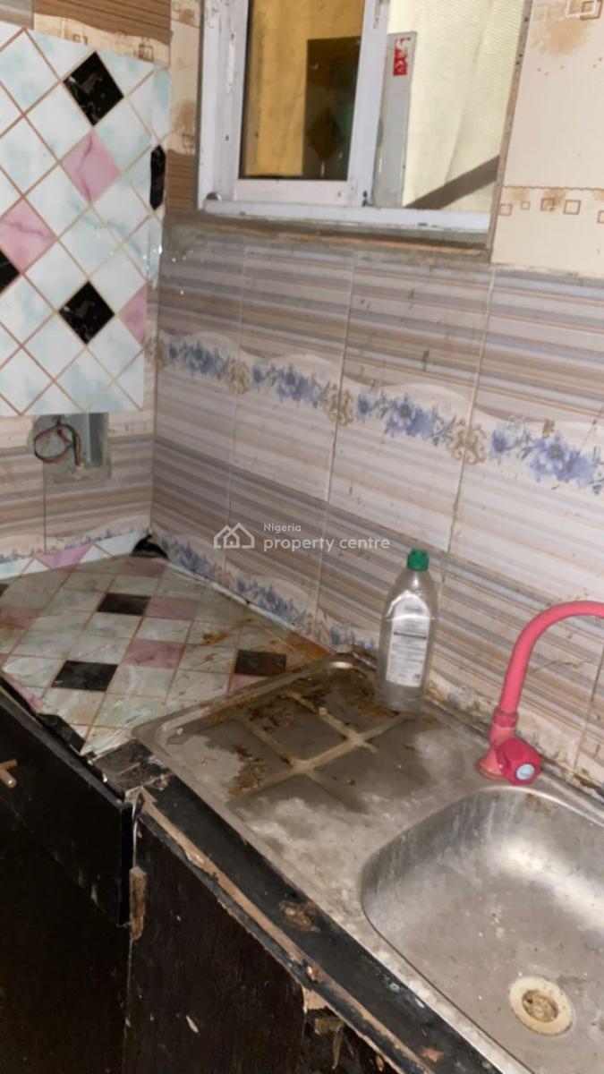 Well Maintained Self Contained, Lekki Phase 1, Lekki, Lagos, Self Contain (single Rooms) for Rent