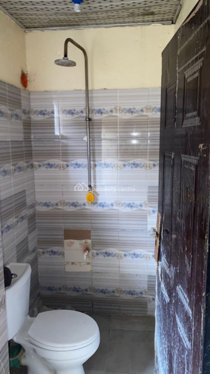 Well Maintained Self Contained, Lekki Phase 1, Lekki, Lagos, Self Contain (single Rooms) for Rent