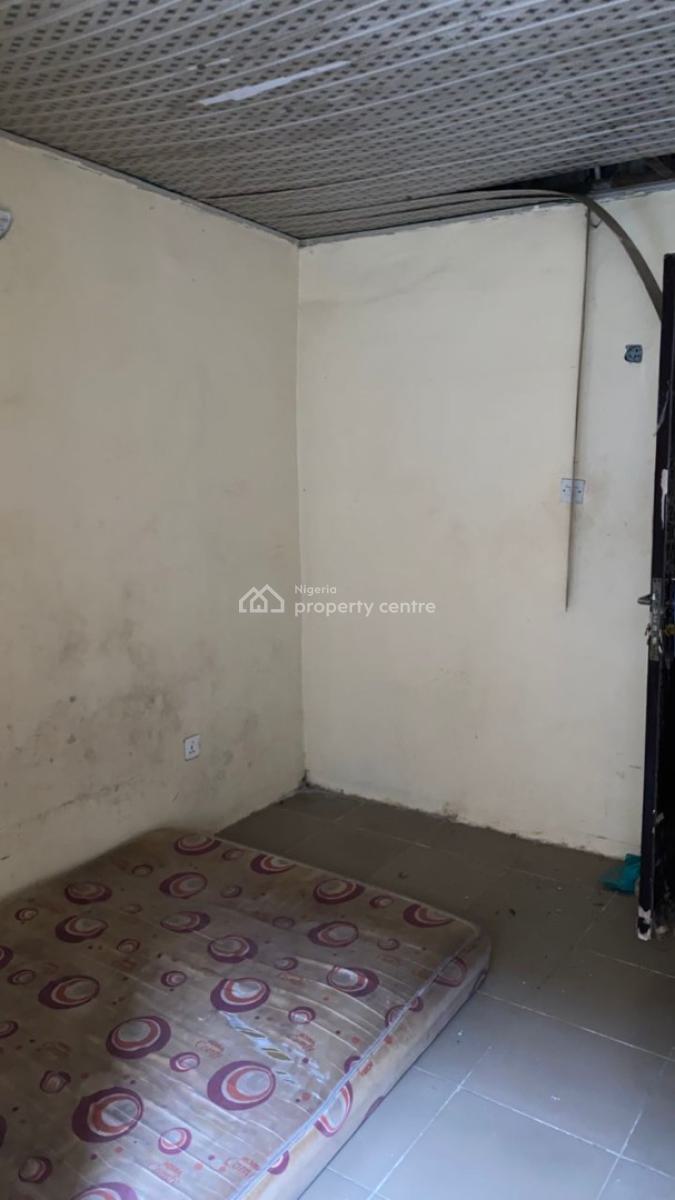 Well Maintained Self Contained, Lekki Phase 1, Lekki, Lagos, Self Contain (single Rooms) for Rent