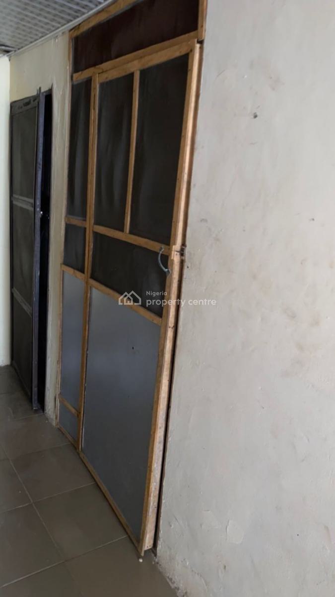 Well Maintained Self Contained, Lekki Phase 1, Lekki, Lagos, Self Contain (single Rooms) for Rent