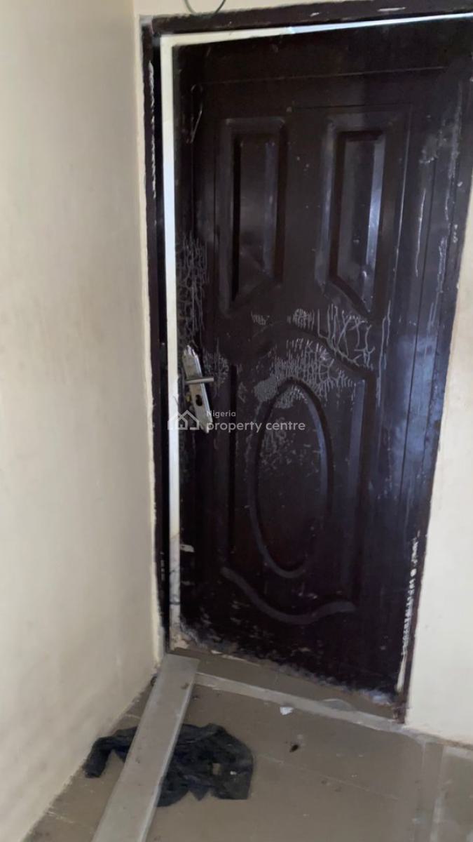 Well Maintained Self Contained, Lekki Phase 1, Lekki, Lagos, Self Contain (single Rooms) for Rent