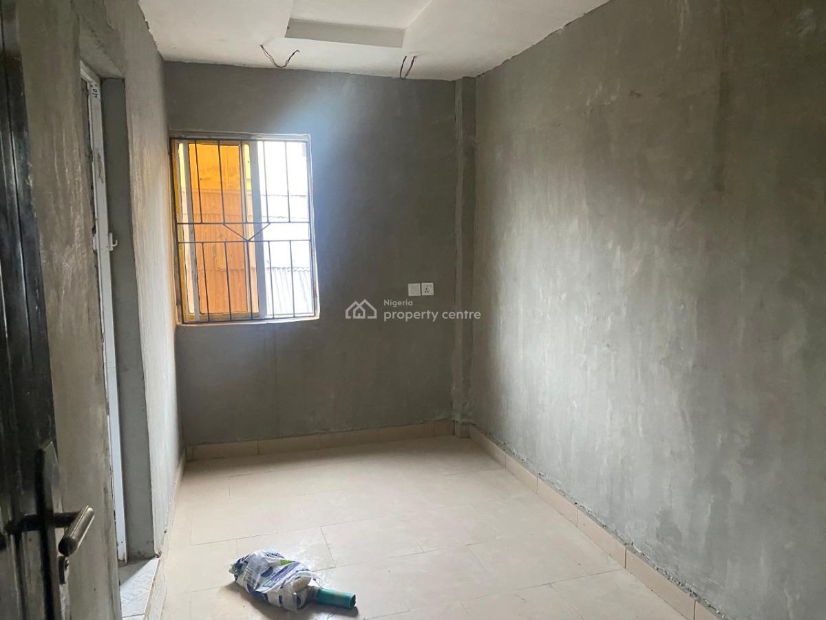 2-bedroom Apartment, Yaba, Lagos, Flat / Apartment for Rent