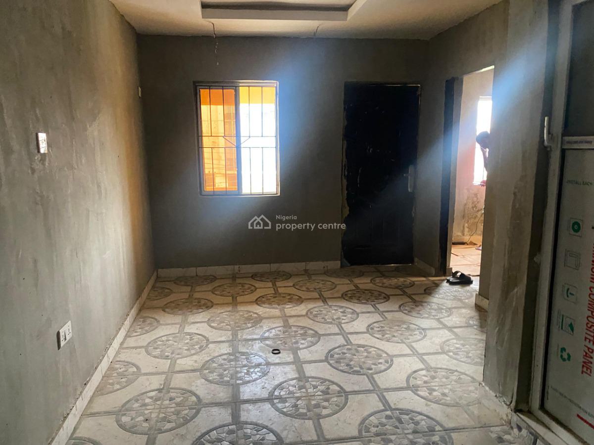 2-bedroom Apartment, Yaba, Lagos, Flat / Apartment for Rent