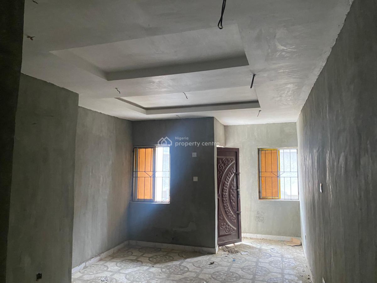 2-bedroom Apartment, Yaba, Lagos, Flat / Apartment for Rent