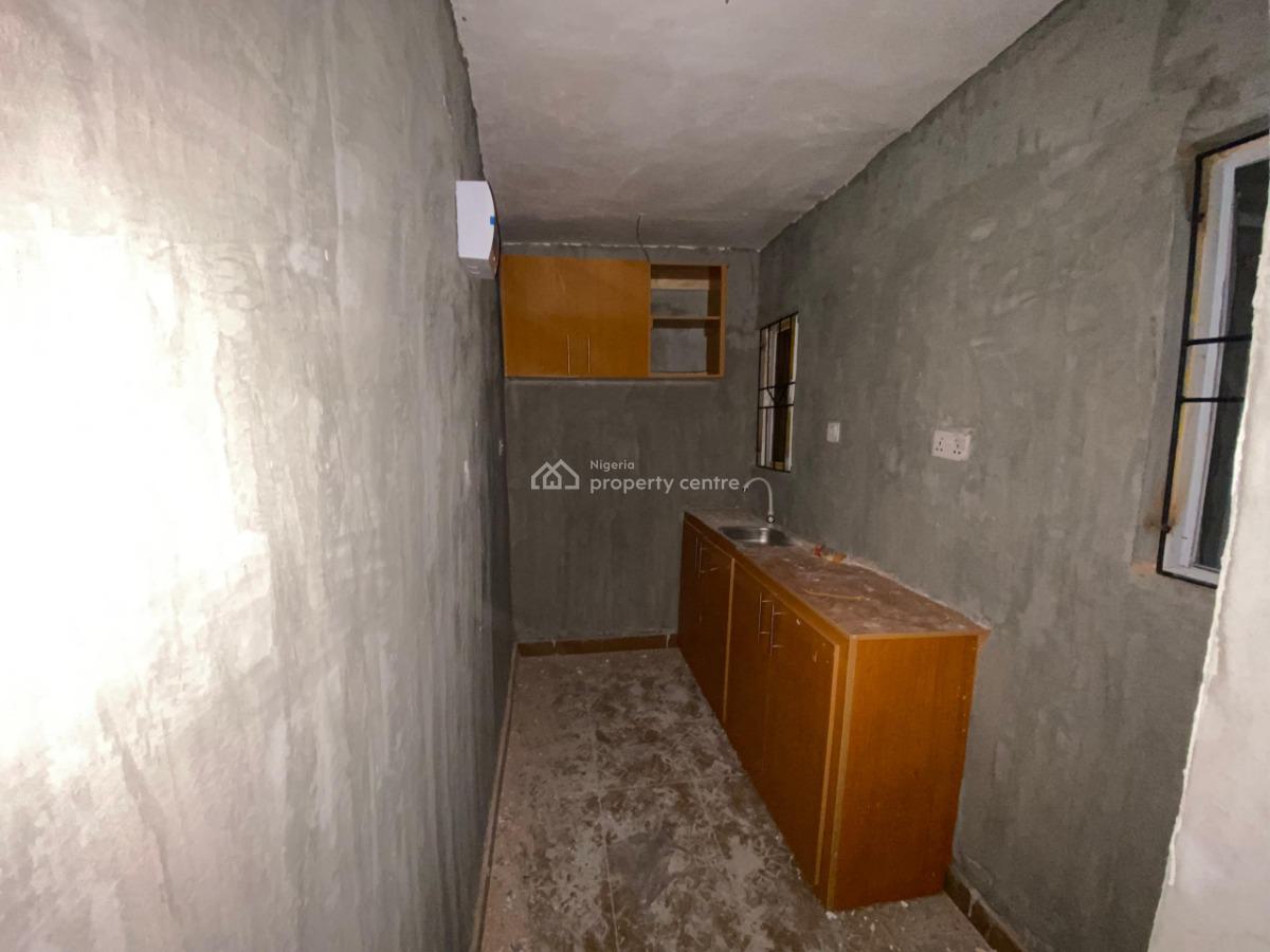2-bedroom Apartment, Yaba, Lagos, Flat / Apartment for Rent