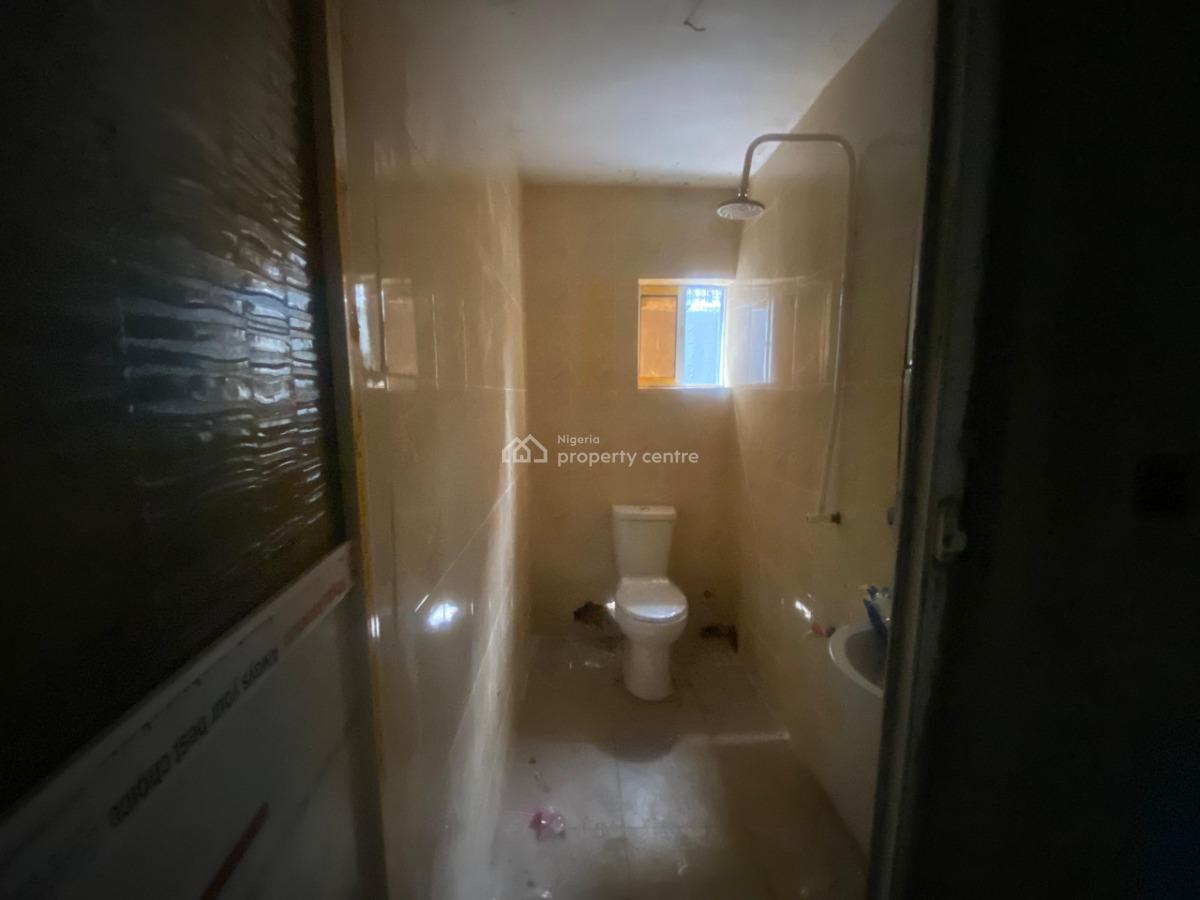 2-bedroom Apartment, Yaba, Lagos, Flat / Apartment for Rent