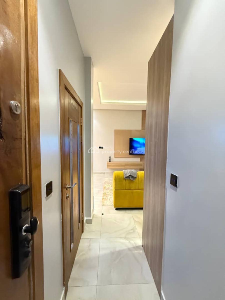 Luxury One Bedroom with Pool, Ezra Court, Lekki Phase 1, Lekki, Lagos, Flat / Apartment Short Let