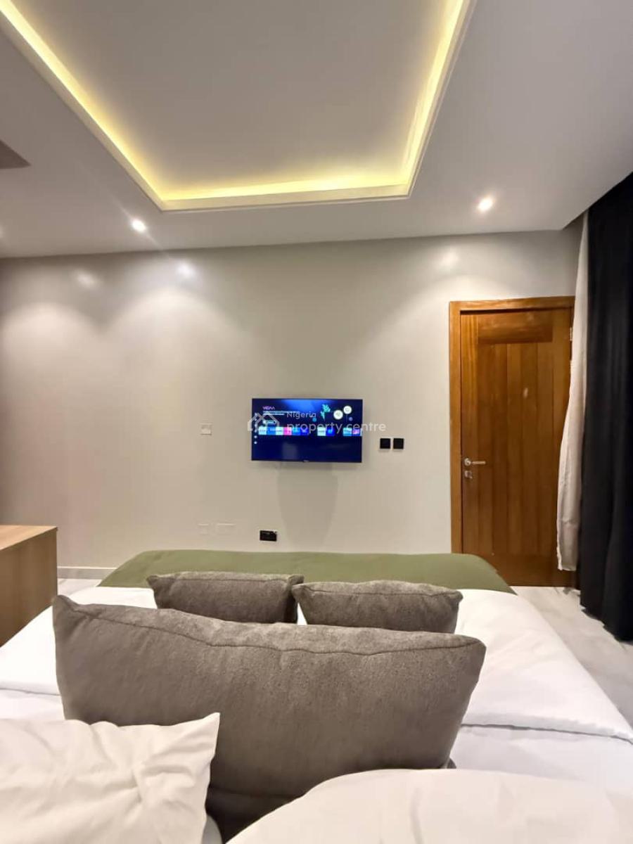 Luxury One Bedroom with Pool, Ezra Court, Lekki Phase 1, Lekki, Lagos, Flat / Apartment Short Let