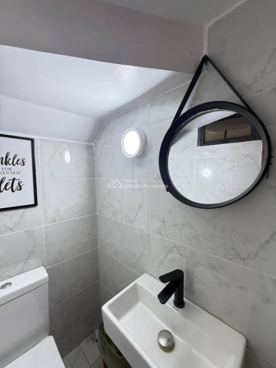 Luxury One Bedroom with Pool, Ezra Court, Lekki Phase 1, Lekki, Lagos, Flat / Apartment Short Let