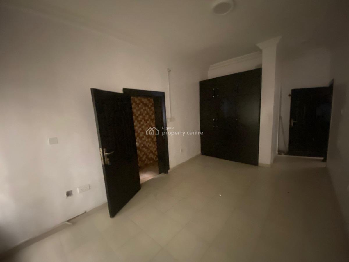 7-room Detached Duplex Ideal for Commercial Use, Ikeja, Lagos, Commercial Property for Rent