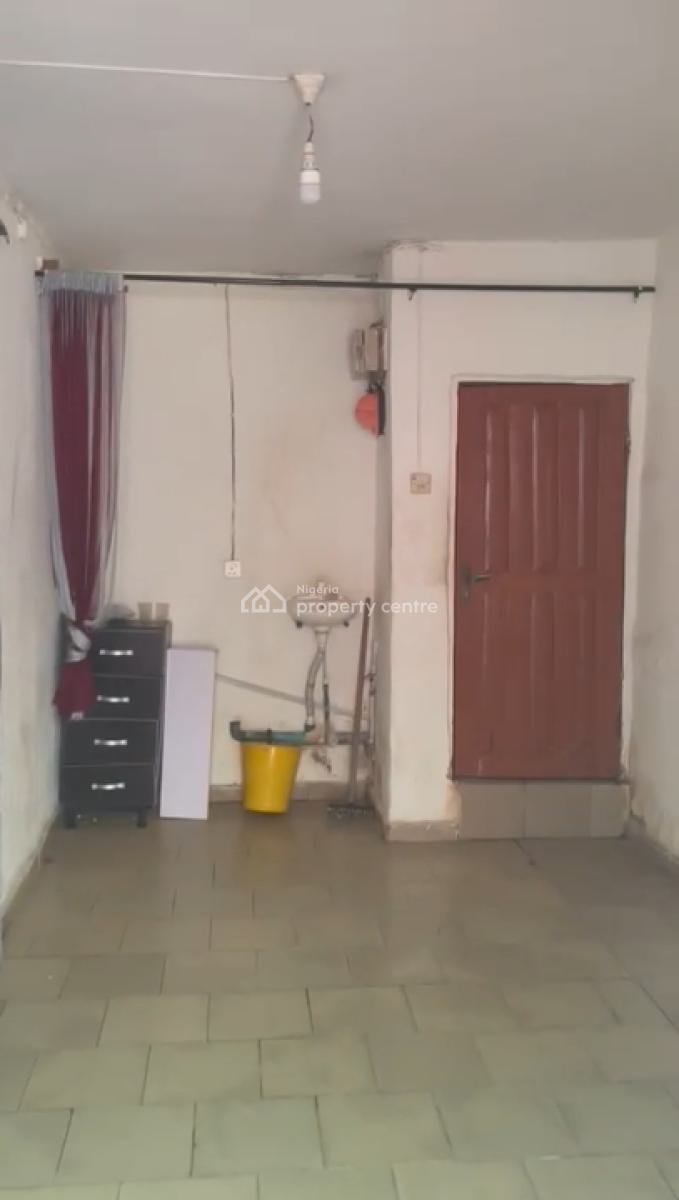 Decent Miniflat Upstairs in Prime Location, Obayan, Akoka, Yaba, Lagos, Mini Flat (room and Parlour) for Rent