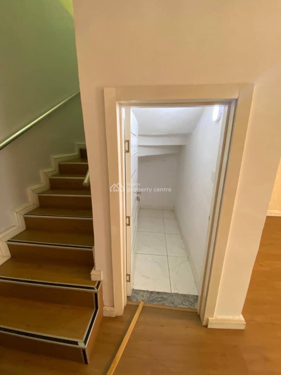 Fully Service 4 Bedrooms, Chevron Drive, Lekki, Lagos, Semi-detached Duplex for Rent