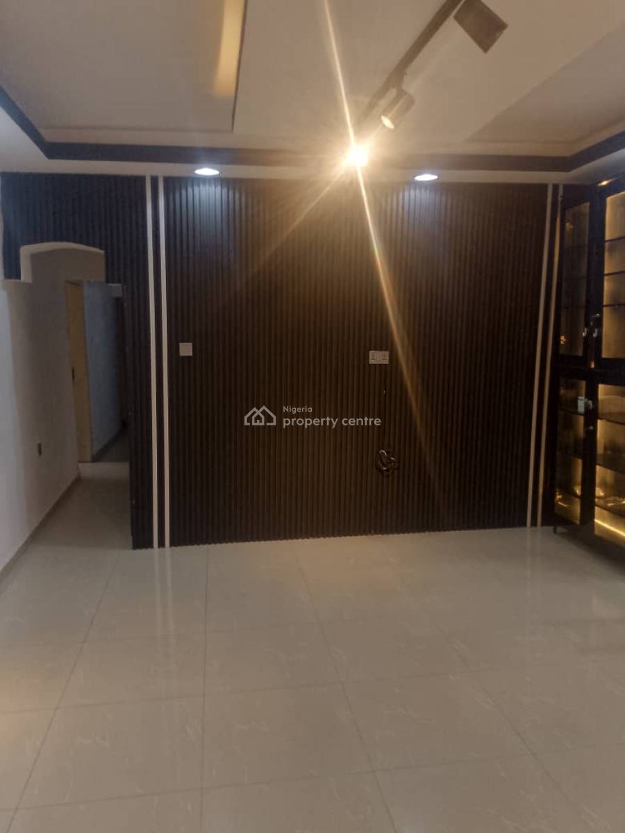 Well Maintained 3 Bedroom Apartment, Off Hakeem Dickson Street, Lekki Phase 1, Lekki, Lagos, Office Space for Rent