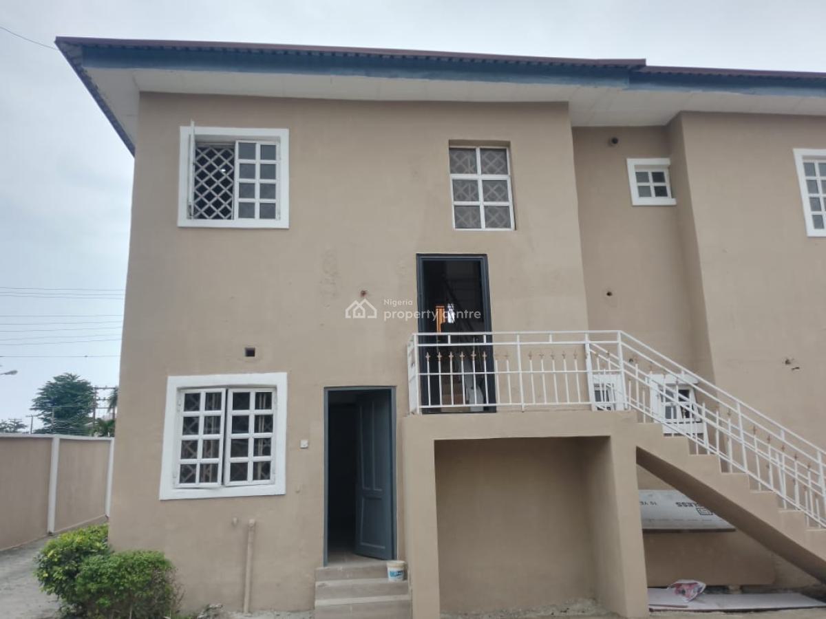 Well Maintained 4 Bedroom Semi Detached House, Off Admiralty Way, Lekki Phase 1, Lekki, Lagos, Semi-detached Duplex for Rent