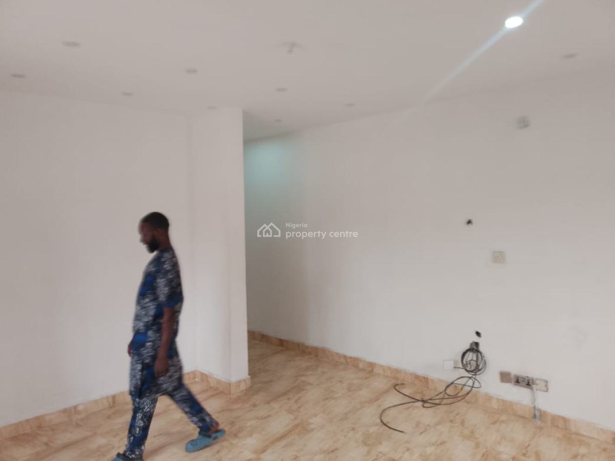 Well Maintained 4 Bedroom Semi Detached House, Off Admiralty Way, Lekki Phase 1, Lekki, Lagos, Semi-detached Duplex for Rent