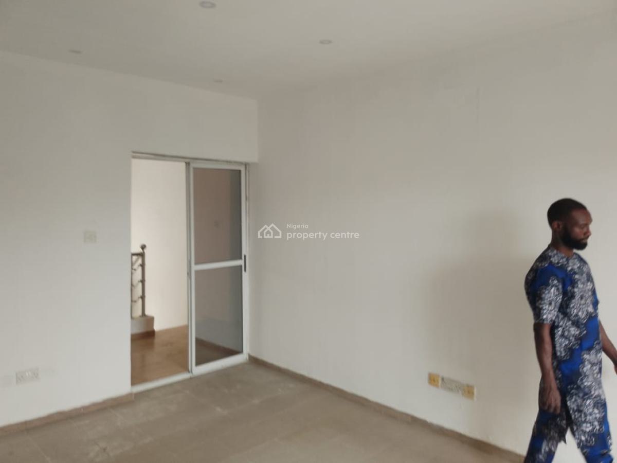 Well Maintained 4 Bedroom Semi Detached House, Off Admiralty Way, Lekki Phase 1, Lekki, Lagos, Semi-detached Duplex for Rent