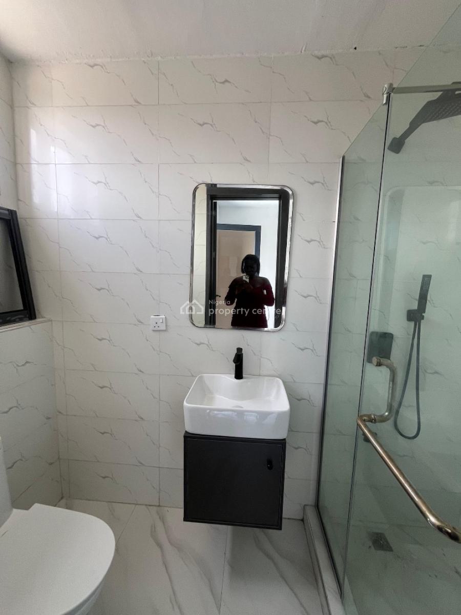Newly Built 2 Bedroom Apartment, Lekki Phase 1, Lekki, Lagos, Flat / Apartment for Sale