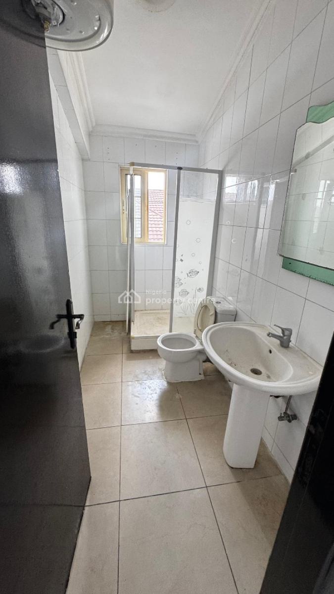 Very Spacious 5 Bedroom Penthouse Apartment, Lekki Phase 1, Lekki, Lagos, Flat / Apartment for Rent