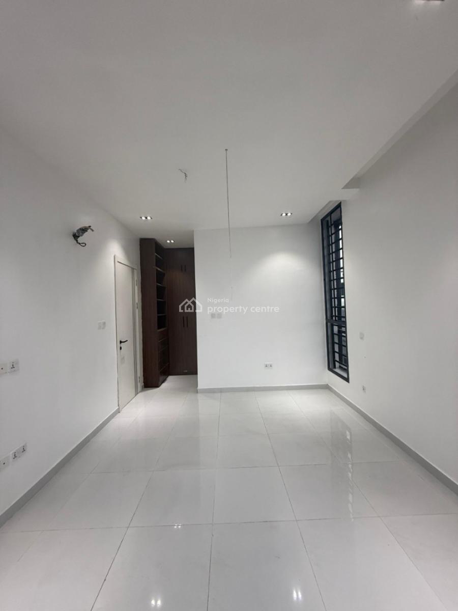 2 Bedroom Apartment, Ologolo, Lekki, Lagos, Block of Flats for Sale