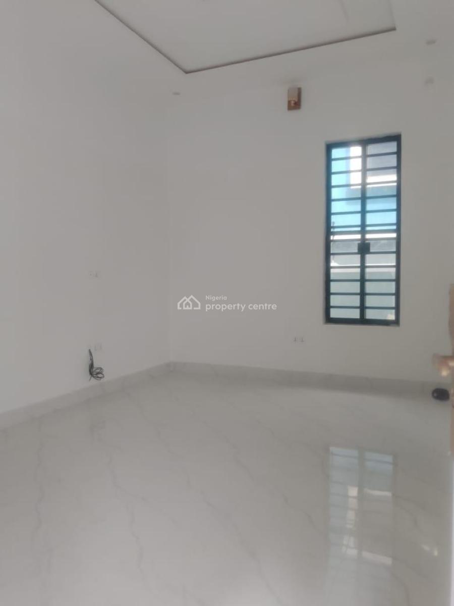 Spacious 2bedroom Flat, Ologolo Lekki, Lekki, Lagos, Flat / Apartment for Rent