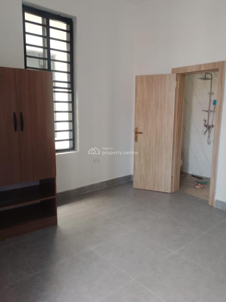 Spacious 2bedroom Flat, Ologolo Lekki, Lekki, Lagos, Flat / Apartment for Rent