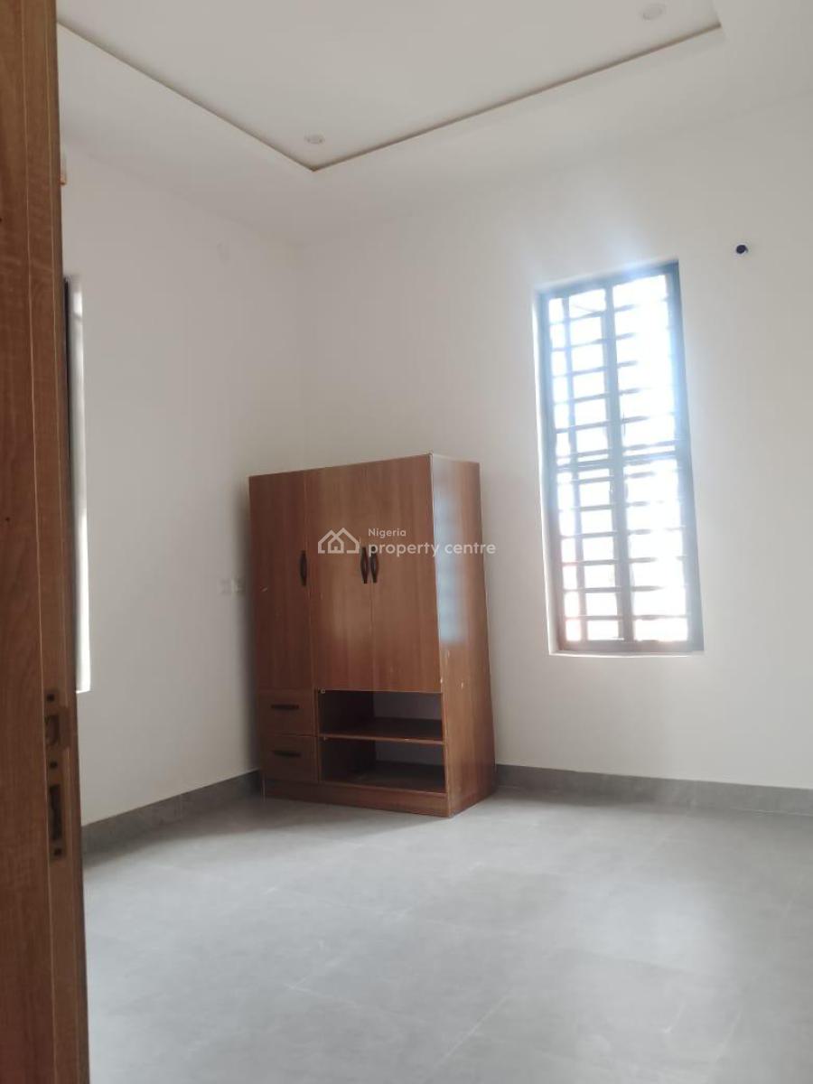Spacious 2bedroom Flat, Ologolo Lekki, Lekki, Lagos, Flat / Apartment for Rent